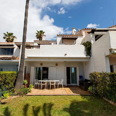 Casa 1 Linea De Playa. Holiday home Marbella